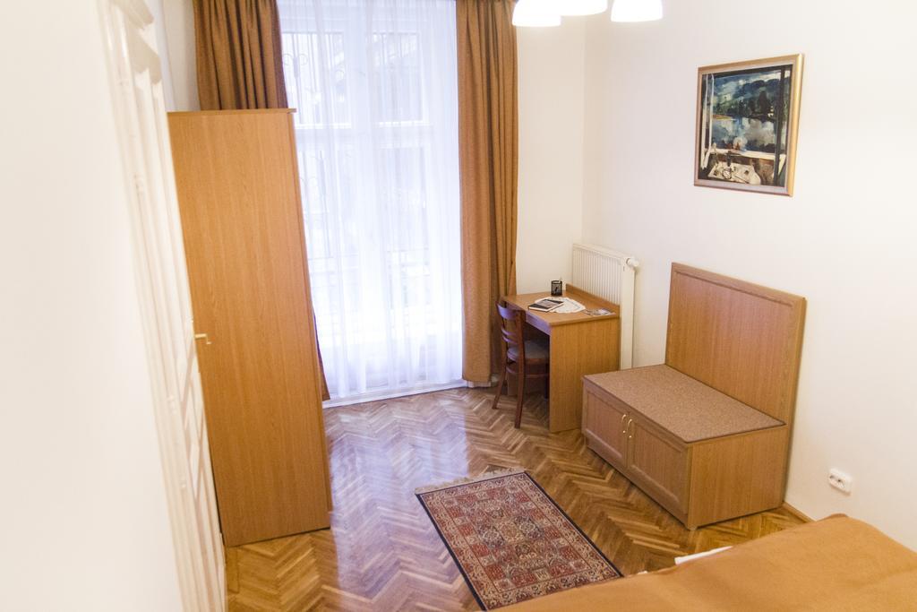 Authentic Budapest Apartment Værelse billede