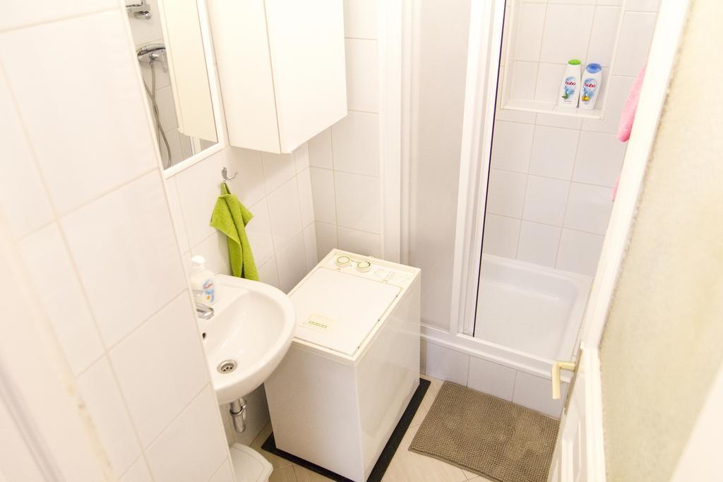 Authentic Budapest Apartment Værelse billede